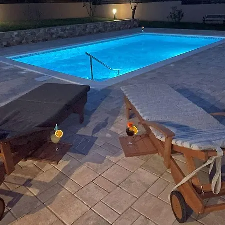 Rosa Apartman Loborika
